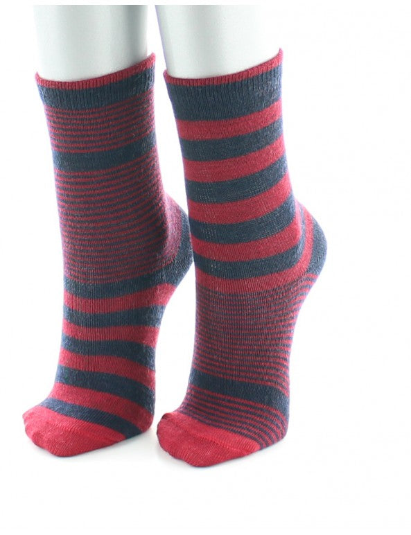 Chaussettes enfant à rayures asymétriques rouges