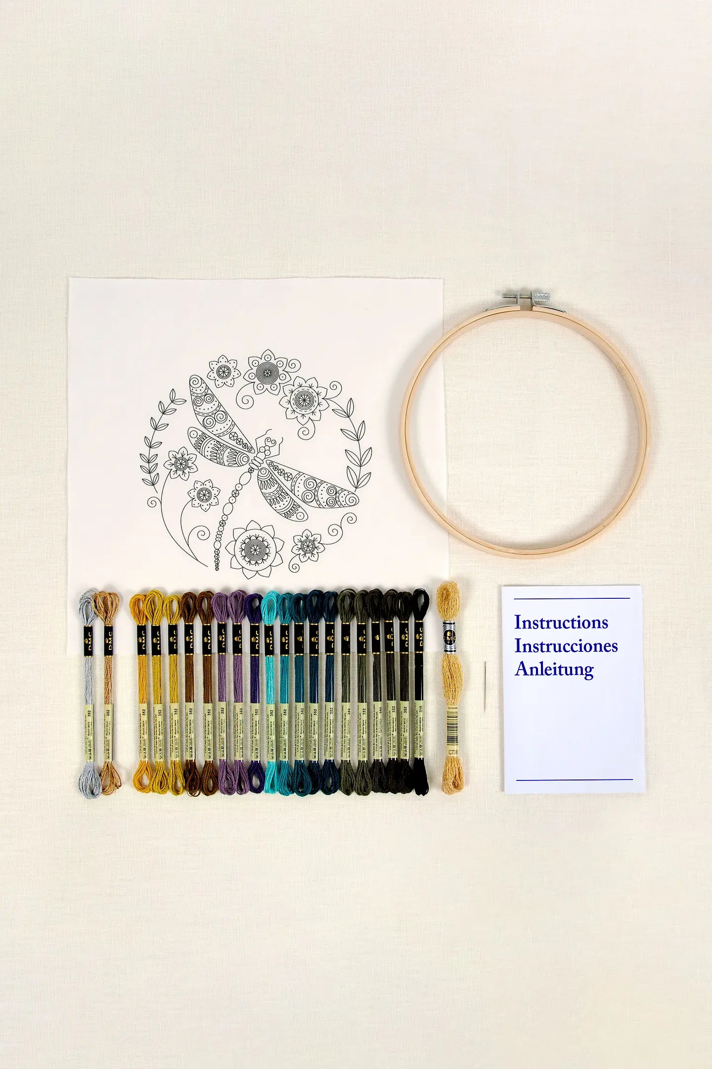 Kit de broderie Libellule par Un chat dans l'aiguille, niveau avancé DMC